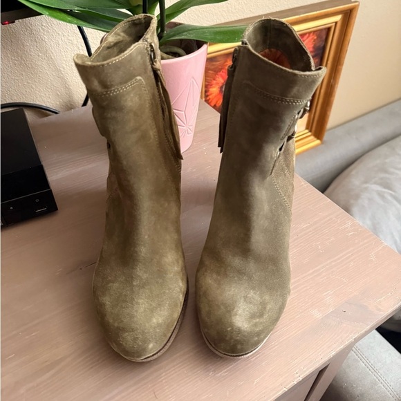 HOLDING HORSES Olive Suede Ankle Boots - Picture 2 of 8